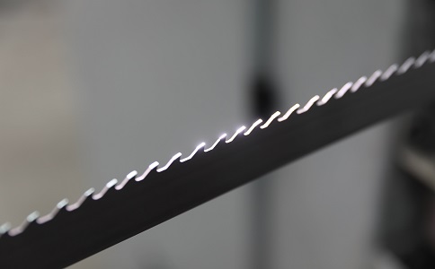 泸州双金属带锯条产生切削噪音的原因具体有哪些？